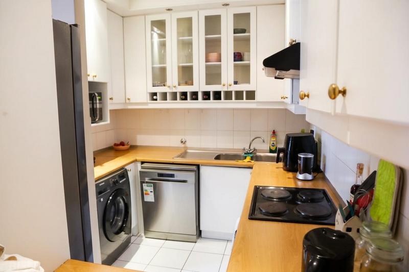 To Let 2 Bedroom Property for Rent in Vredehoek Western Cape